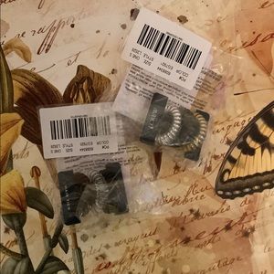 Set of two packs of hair ties ❤️